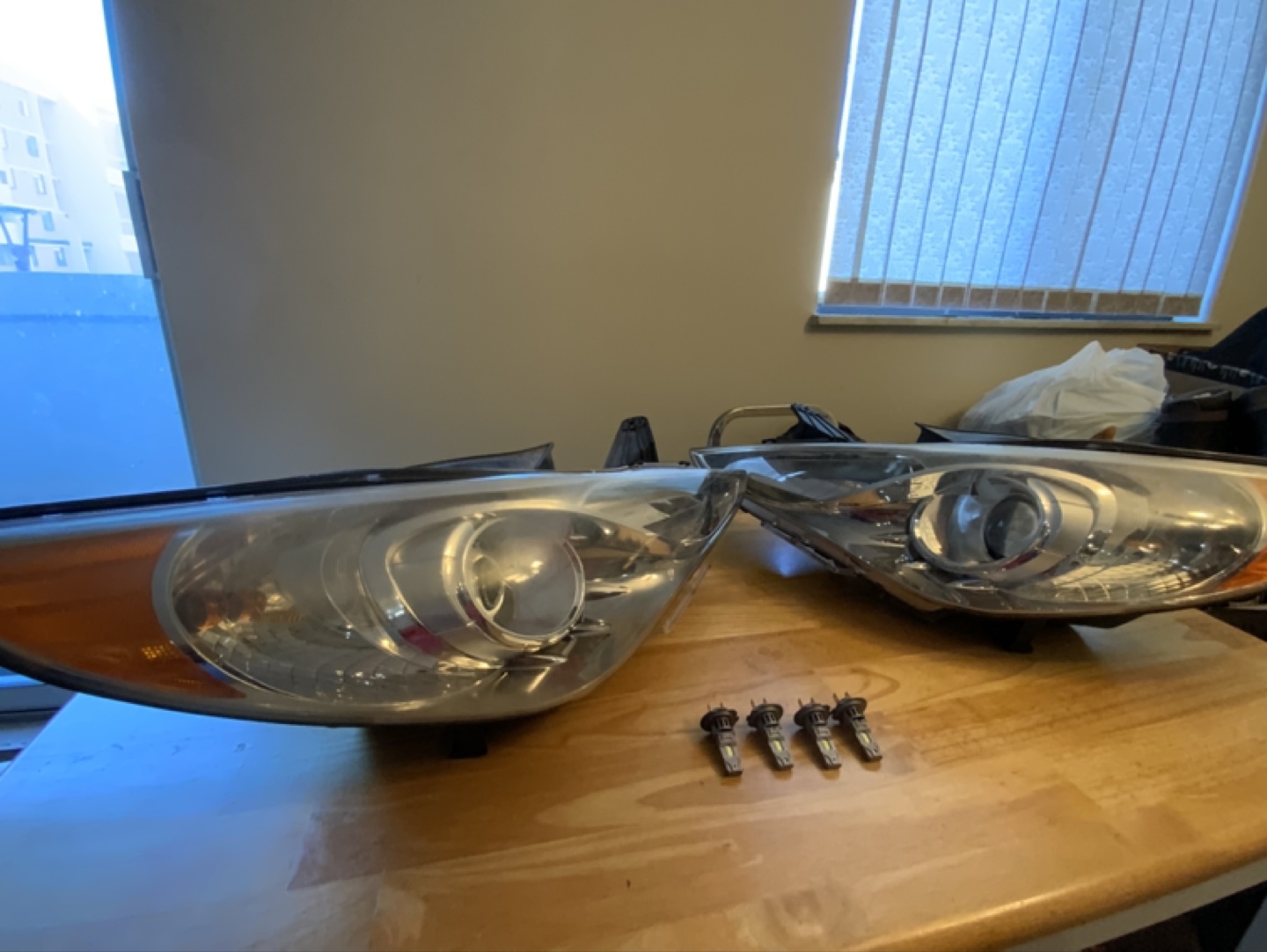 Hyundai Sonata 2012 Headlights - photo 2