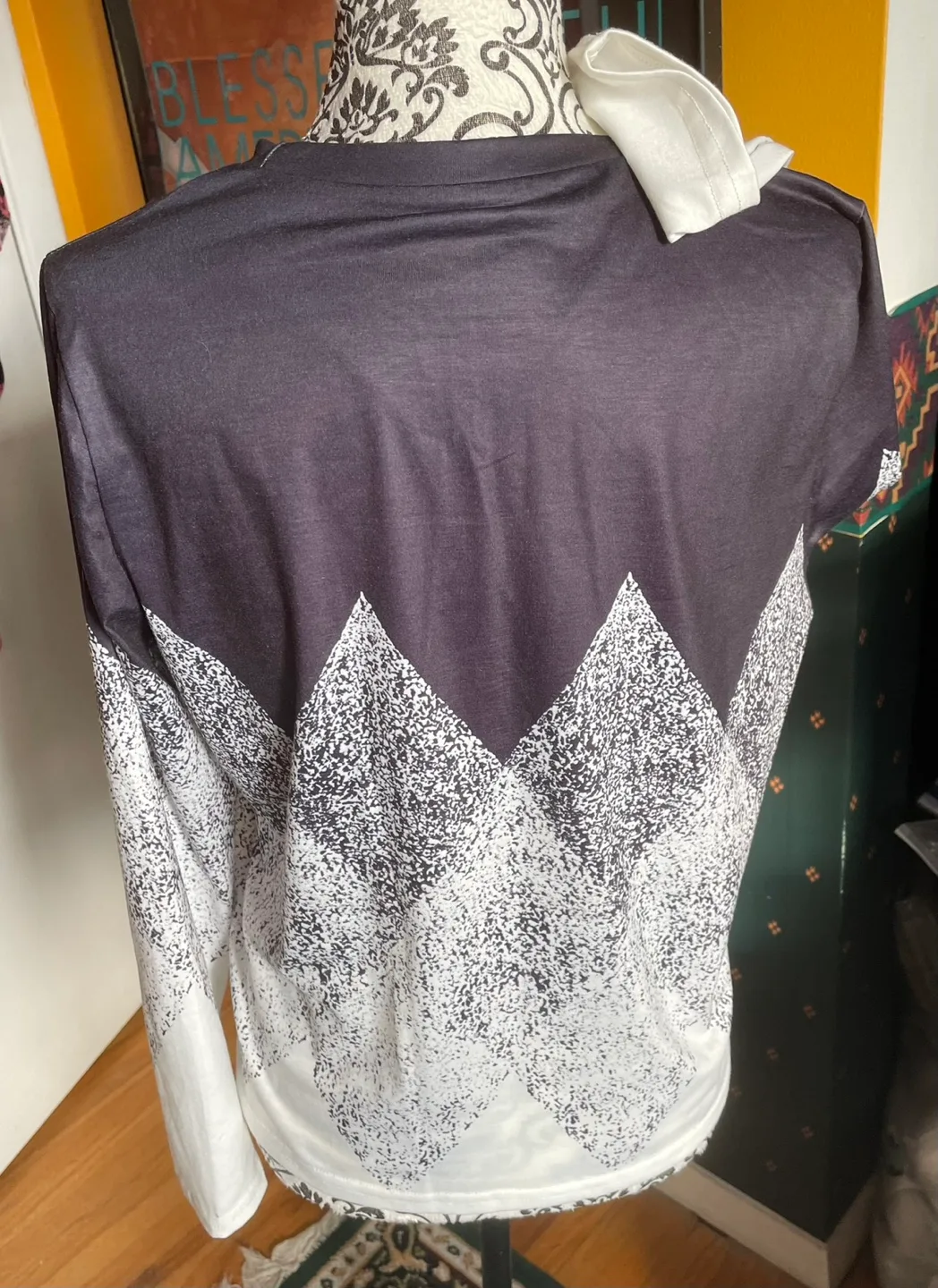 💚Unique Black and White Mountain Print Long Sleeve Shirt image indicator(2)