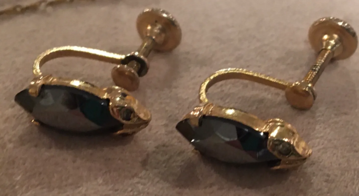 Vintage Jewellery Set image indicator(2)