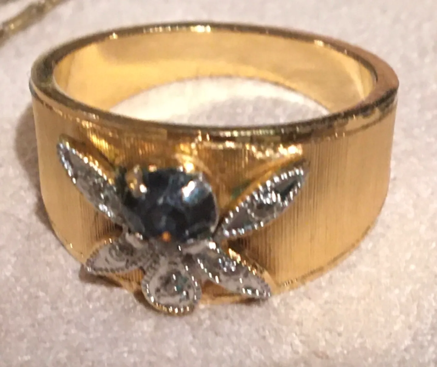 Vintage Jewellery Set image indicator(3)