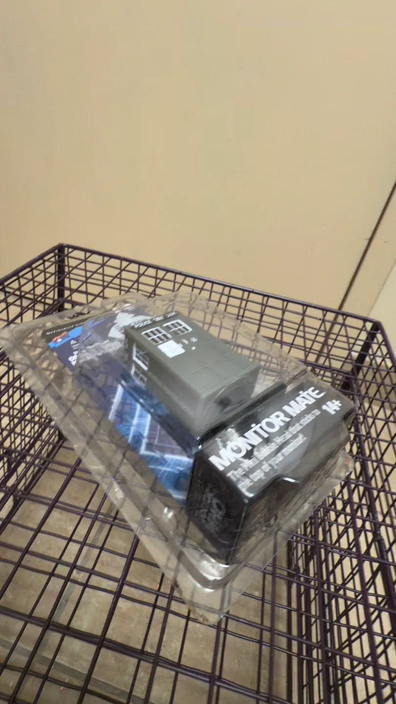 Doctor Who Monitor Mate Police Box Bobble Head image indicator(2)