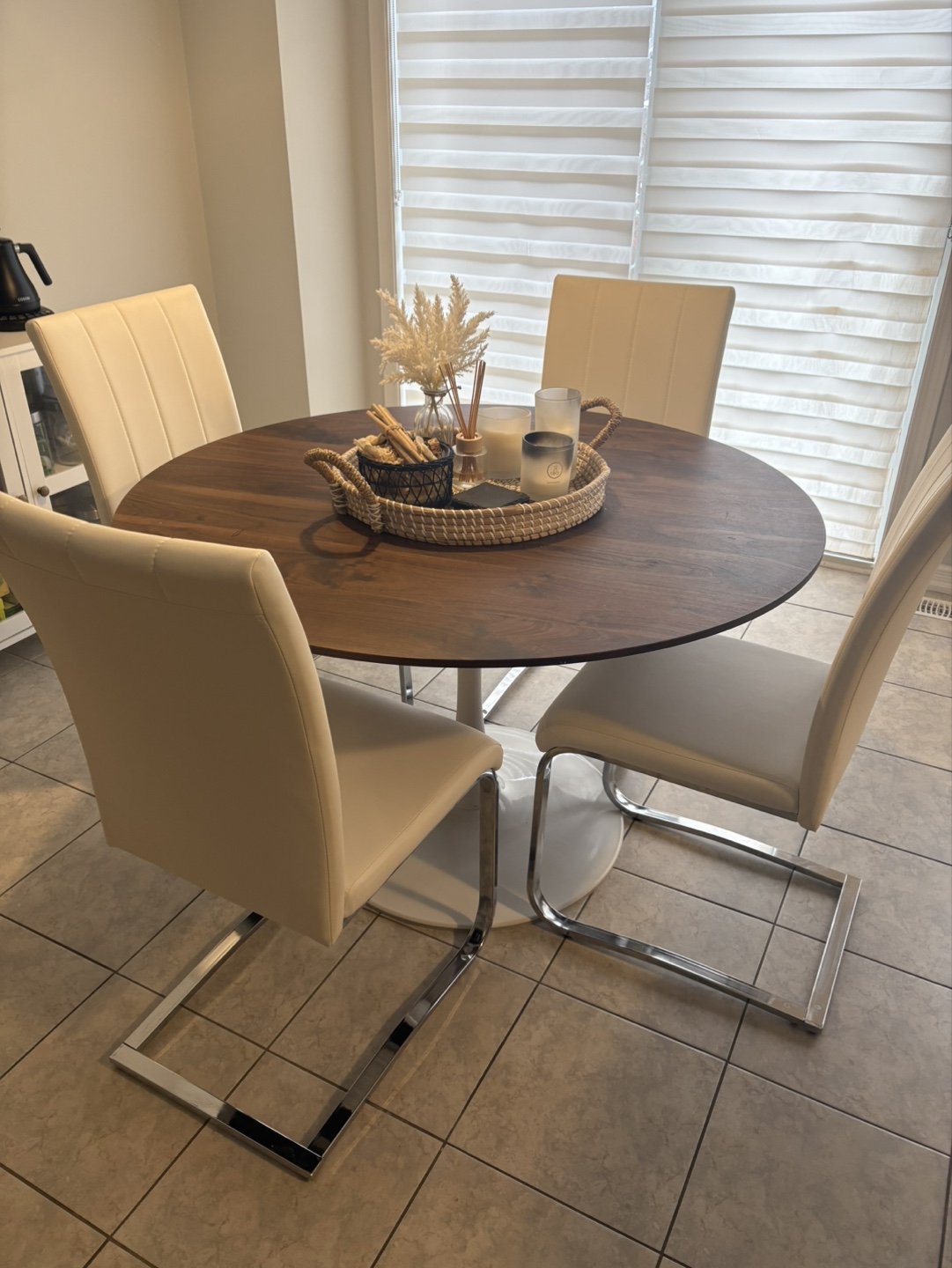 Round Dining Table with Four Chairs