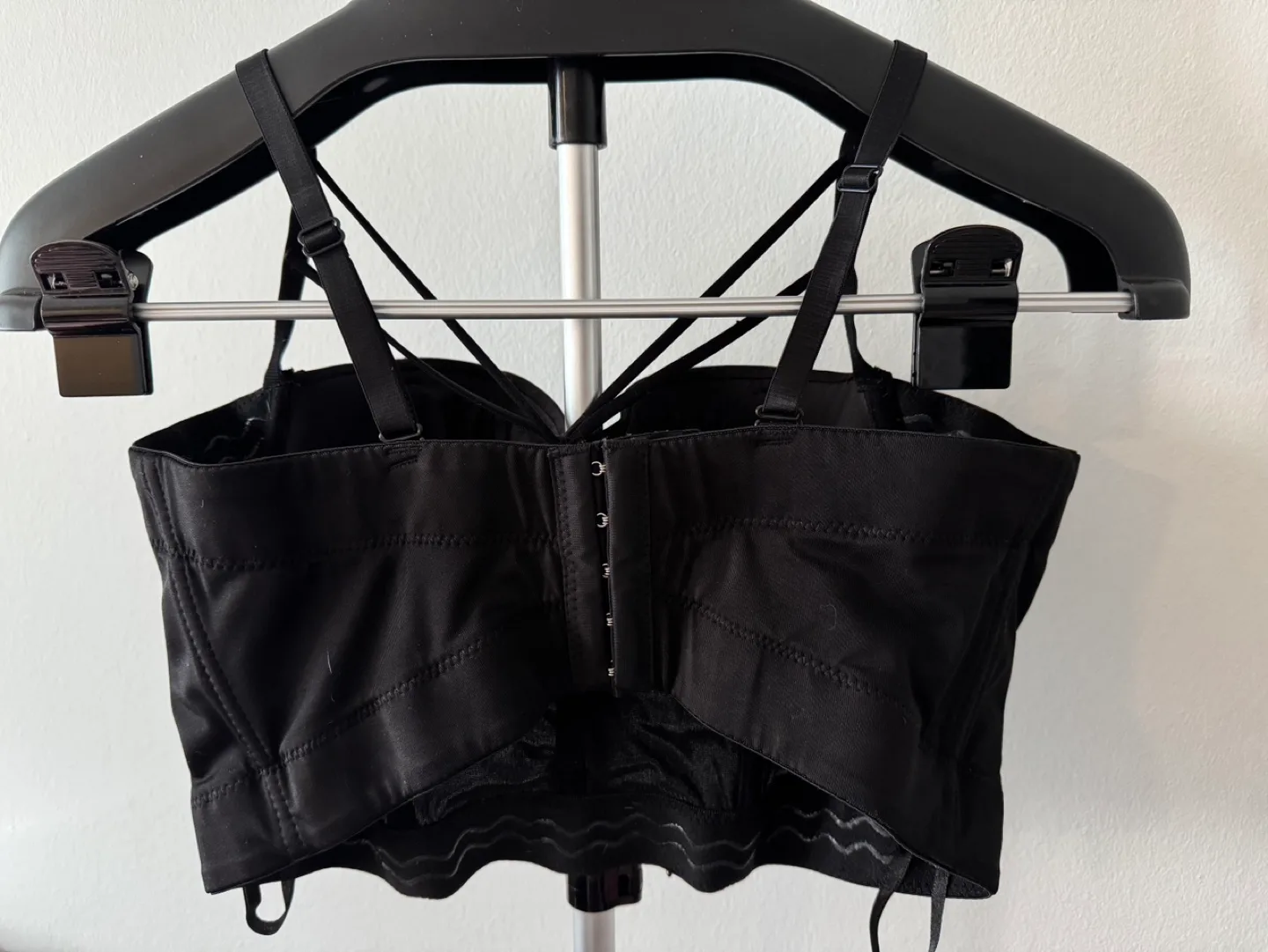 Black Corset-Style Crop Top 💚 image indicator(3)