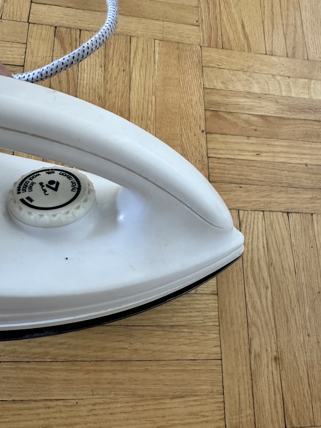 Bajaj Majesty Dry Iron - photo 5