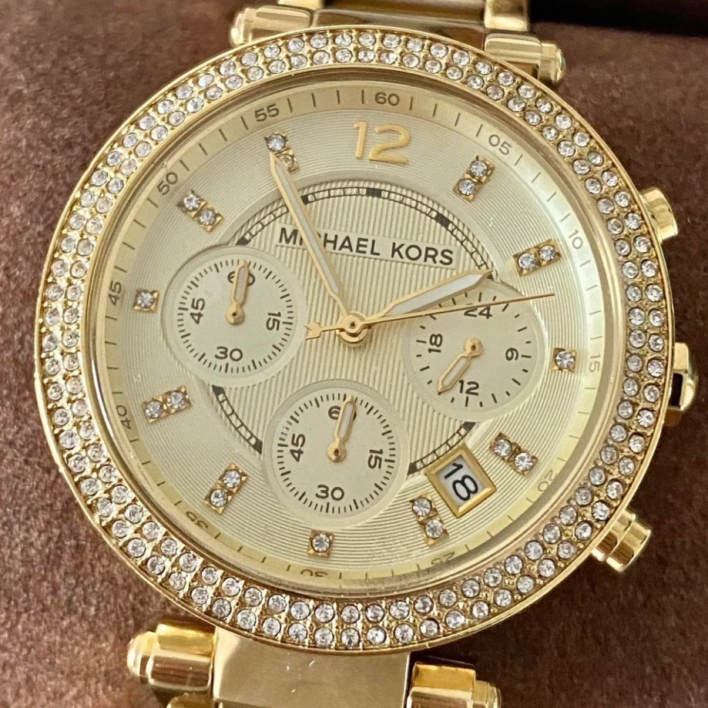 Michael Kors Gold Chronograph Watch image indicator(4)