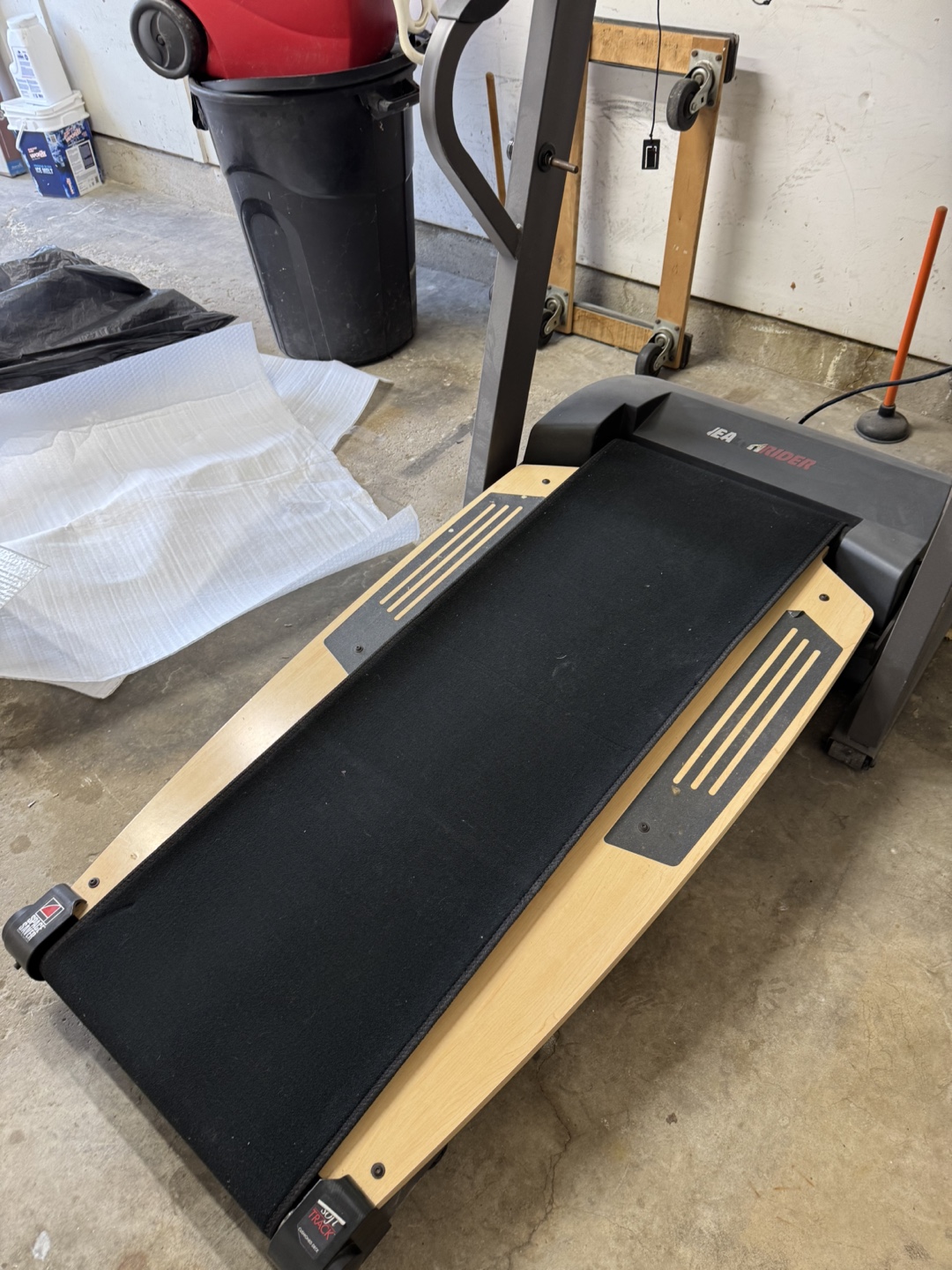 Nordic track treadmill - photo 3