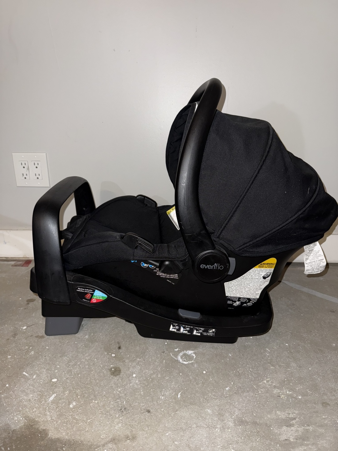 Evenflo Infant Car Seat & base - photo 2