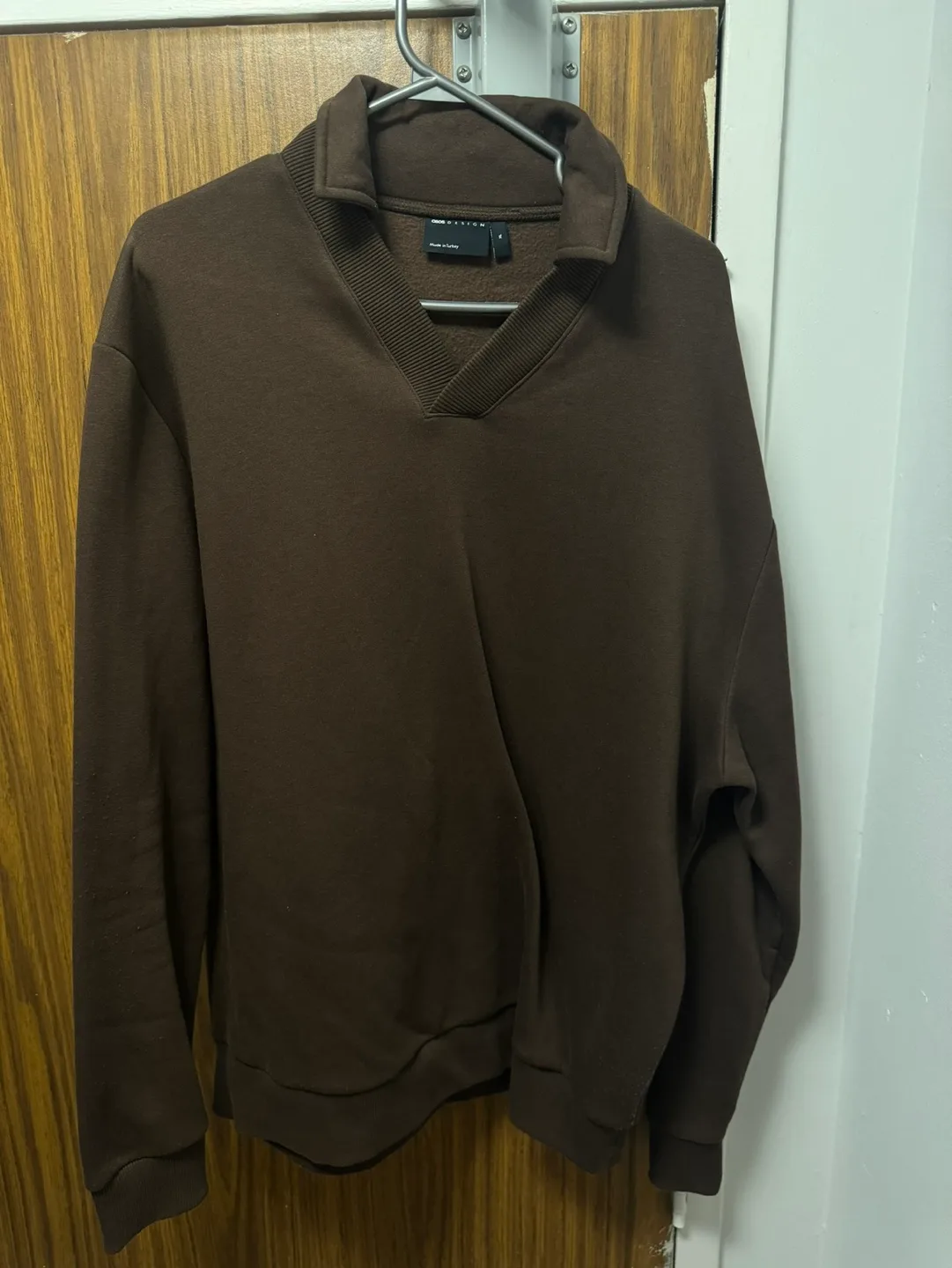 ASOS DESIGN Brown V-Neck Swetshirt thumbnail