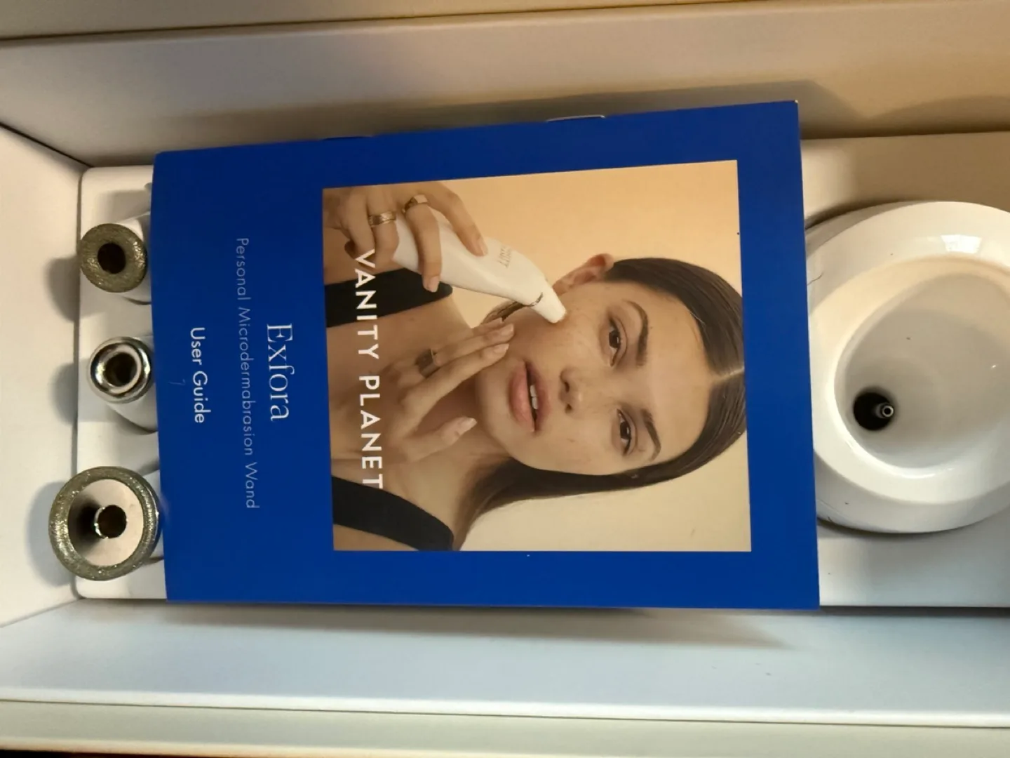 Exiora Personal Microdermabrasion Wand by Vanity Planet image indicator(4)