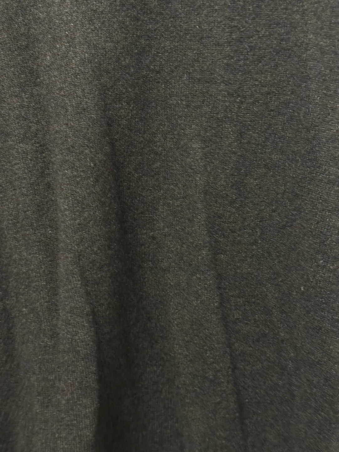 100% Cashmere V-Neck Sweater - Size XL image indicator(3)