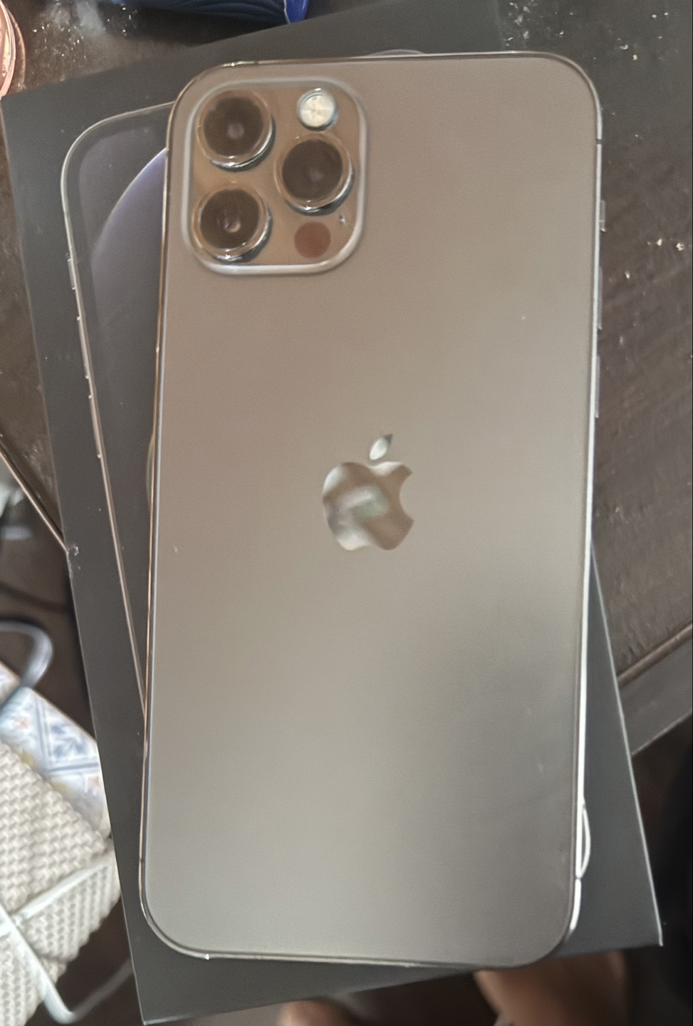 iPhone 12 Pro - photo 2