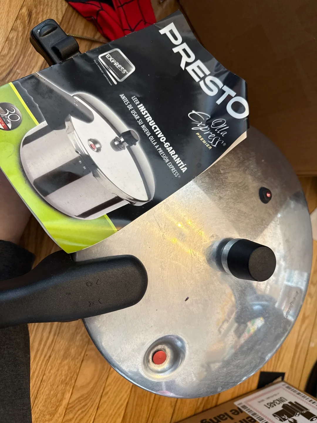 Presto Express 6-Quart Pressure Cooker image indicator(2)