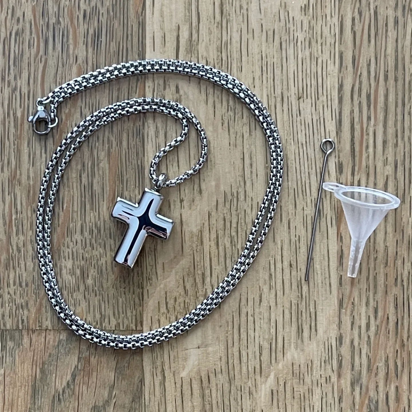 Cross “Urn” stainless steel 316 necklace image indicator(3)