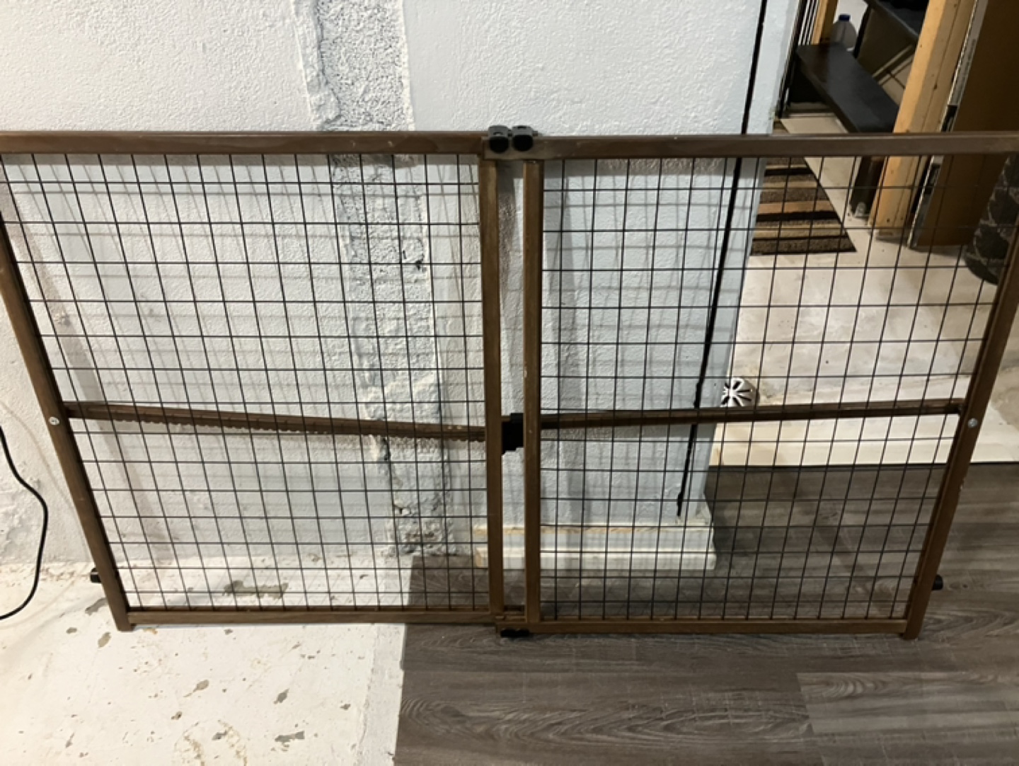 💚 Retractable wooden Pet or baby Gate - photo 3