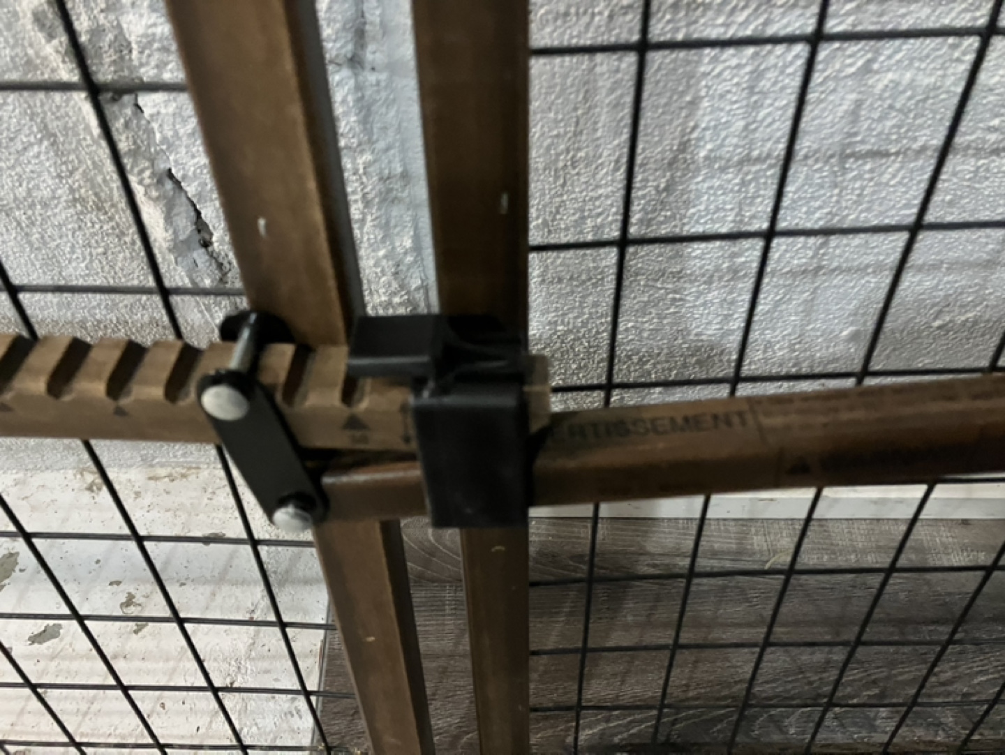 💚 Retractable wooden Pet or baby Gate