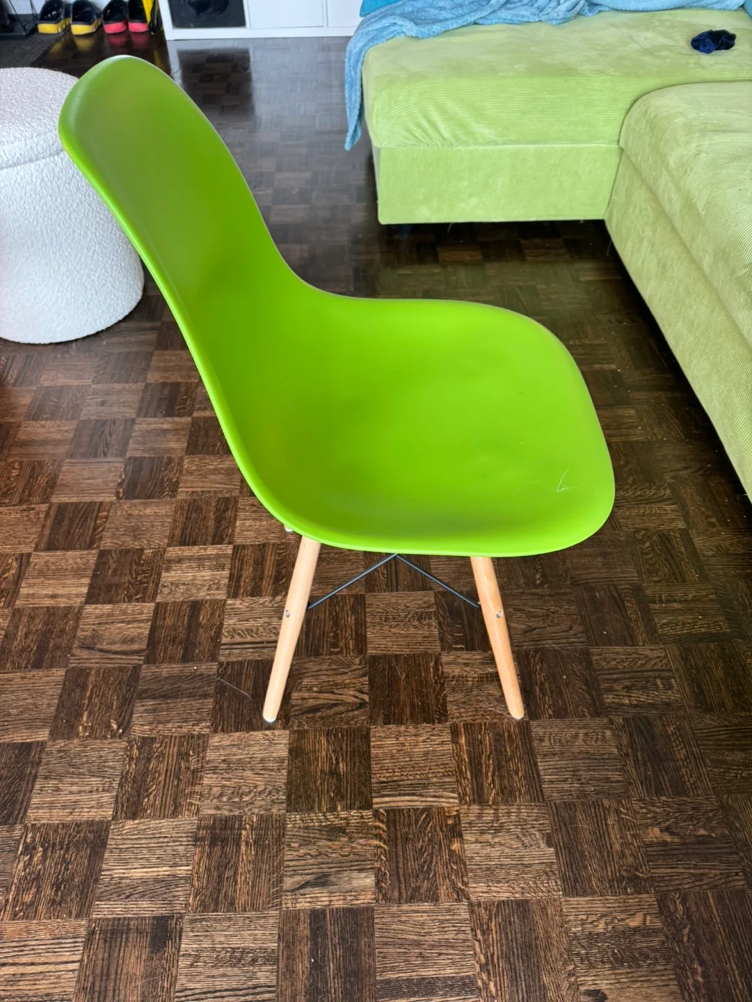 Lime Green Plastic Chair with Wooden Legs image indicator(3)