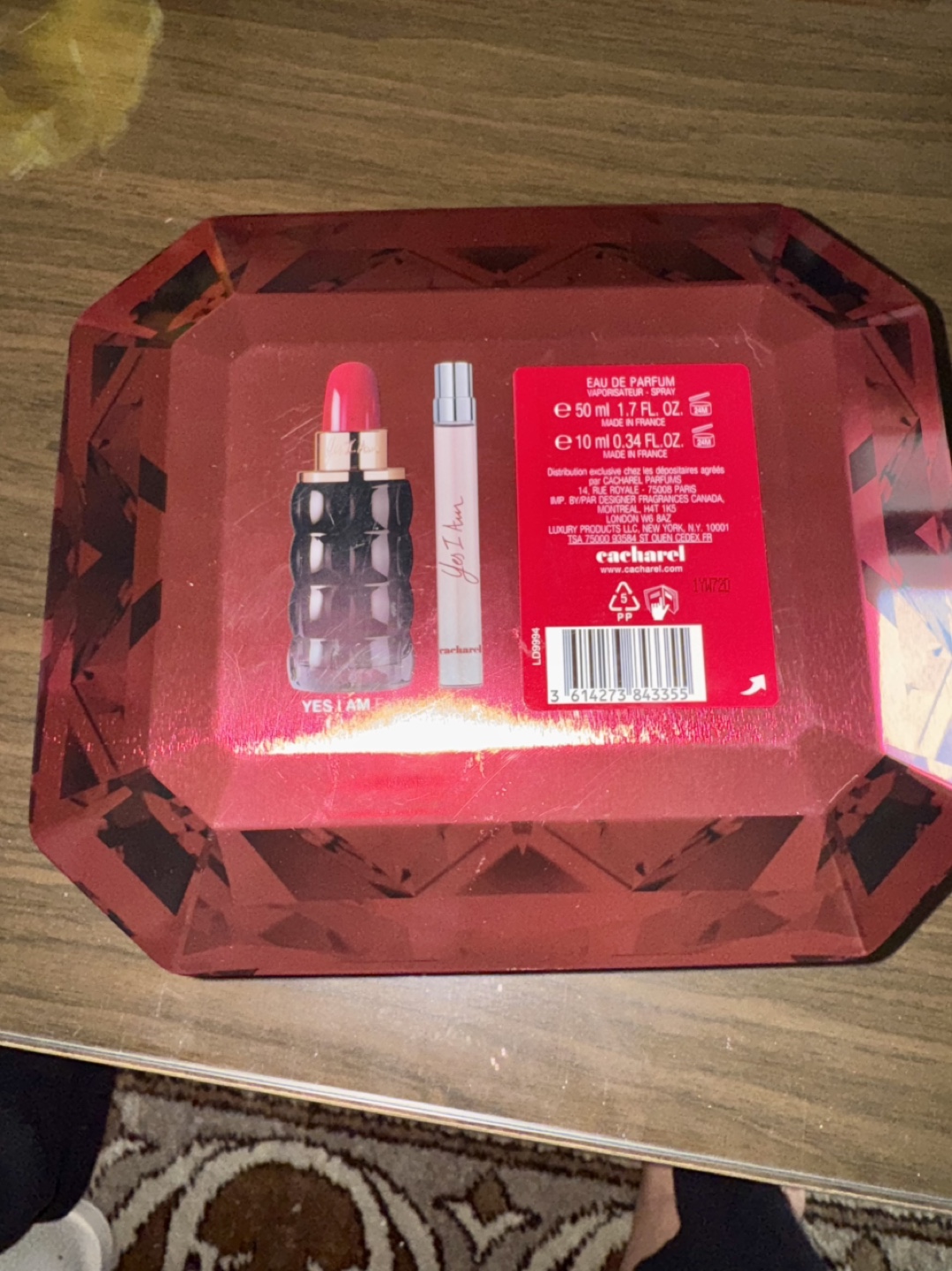 Cacharel Yes I Am Gift Set - Perfume and Rollerball - photo 3