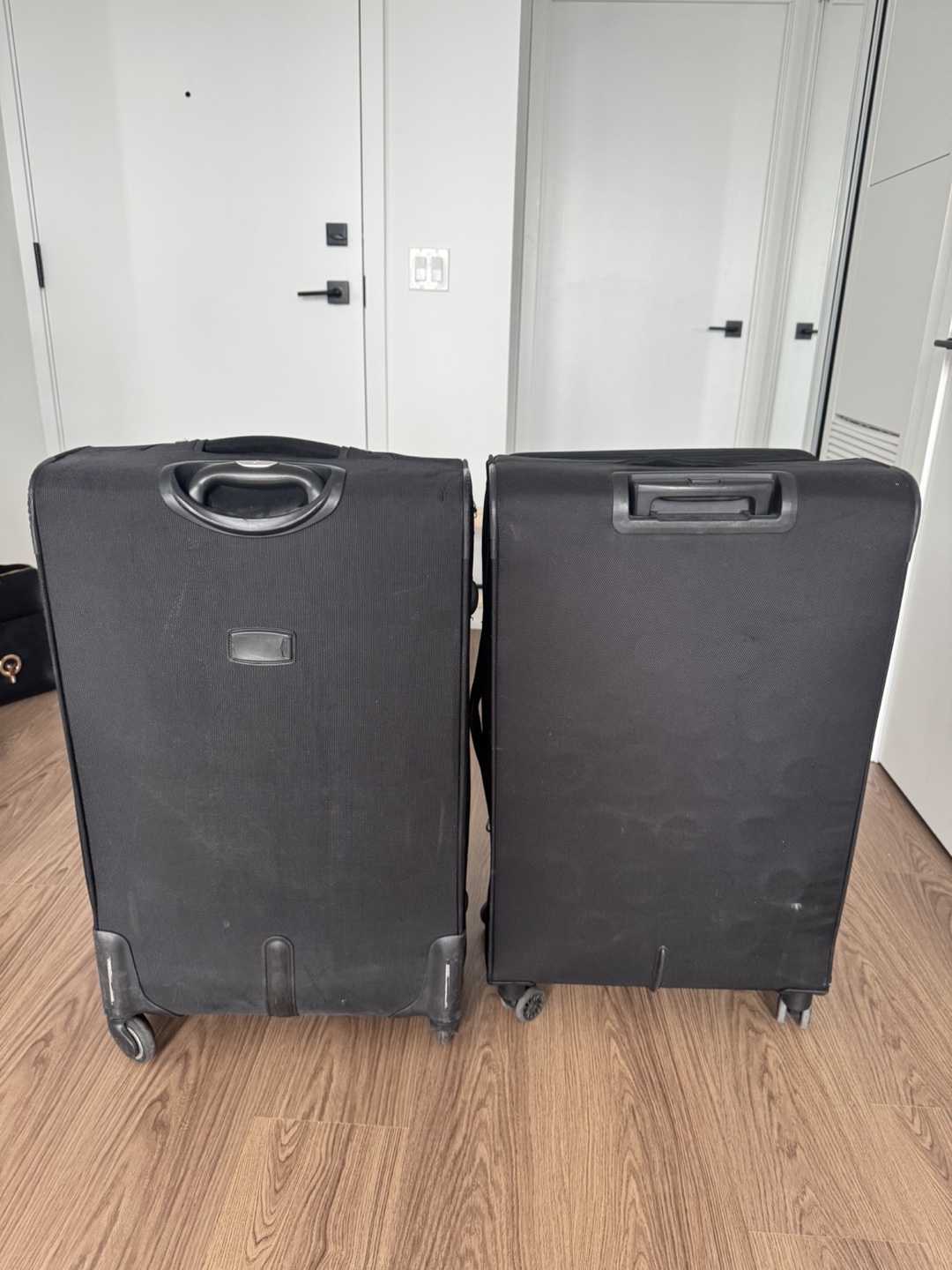 Set of Two Black Samsonite Suitcases - photo 3