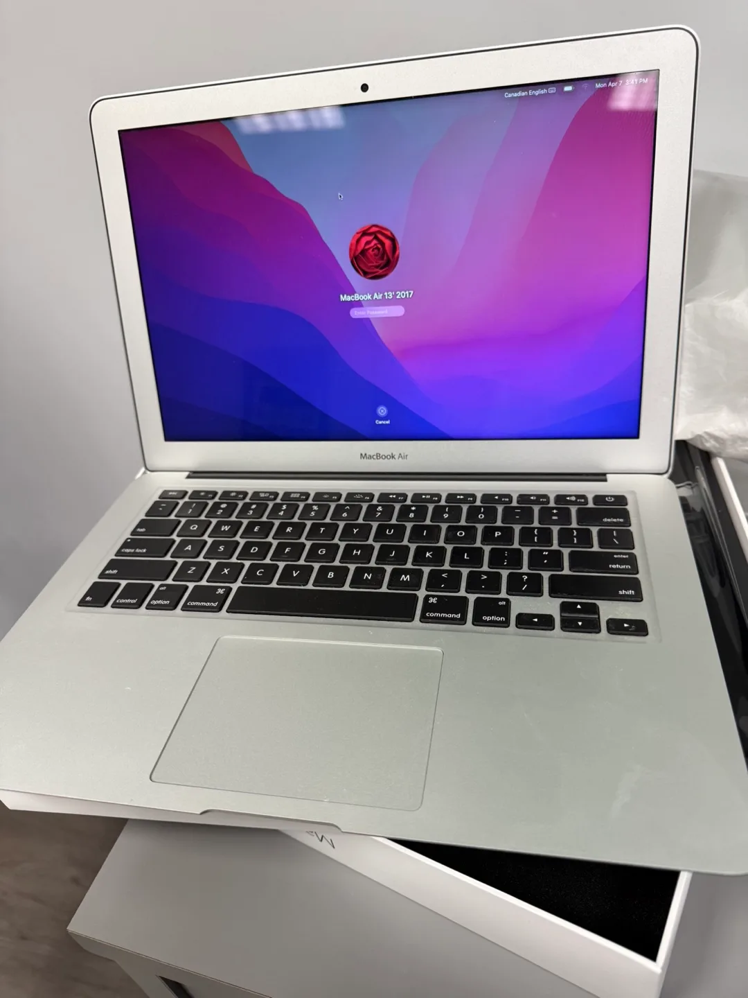 2017 MacBook Air 13-inch image indicator(4)