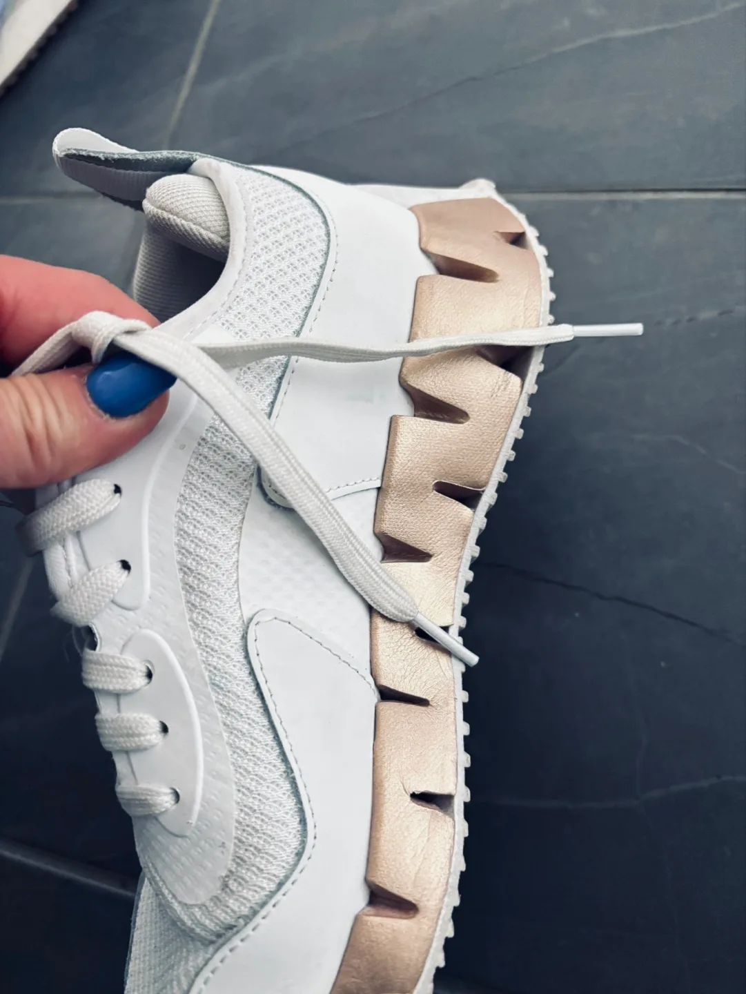 Women's Reebok Running Shoes - White and Rose Gold image indicator(4)