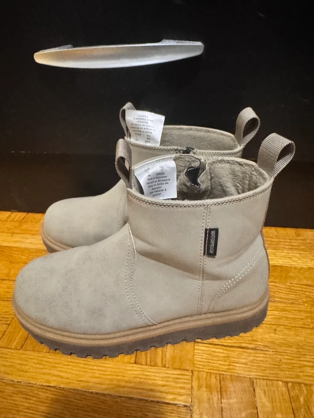 Chelsea waterproof boots H&M image indicator(3)