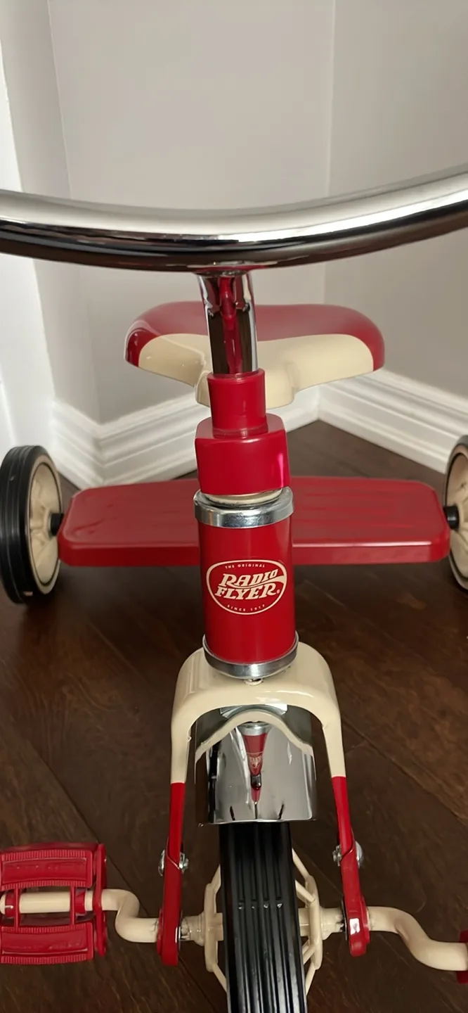 Vintage Radio Flyer Tricycle image indicator(4)