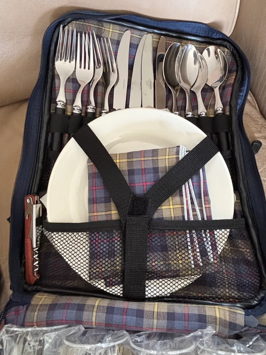 Deluxe Picnic Wine Backpack image indicator(2)