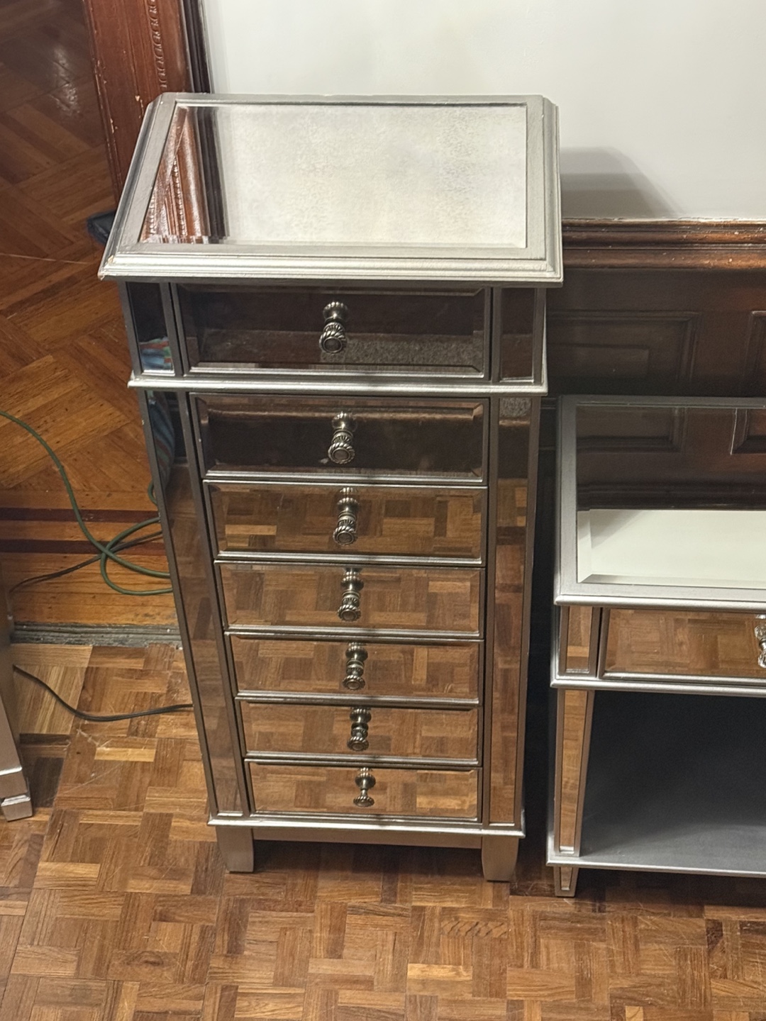 Mirrored Silver Chest of Drawers & Nightstand Set