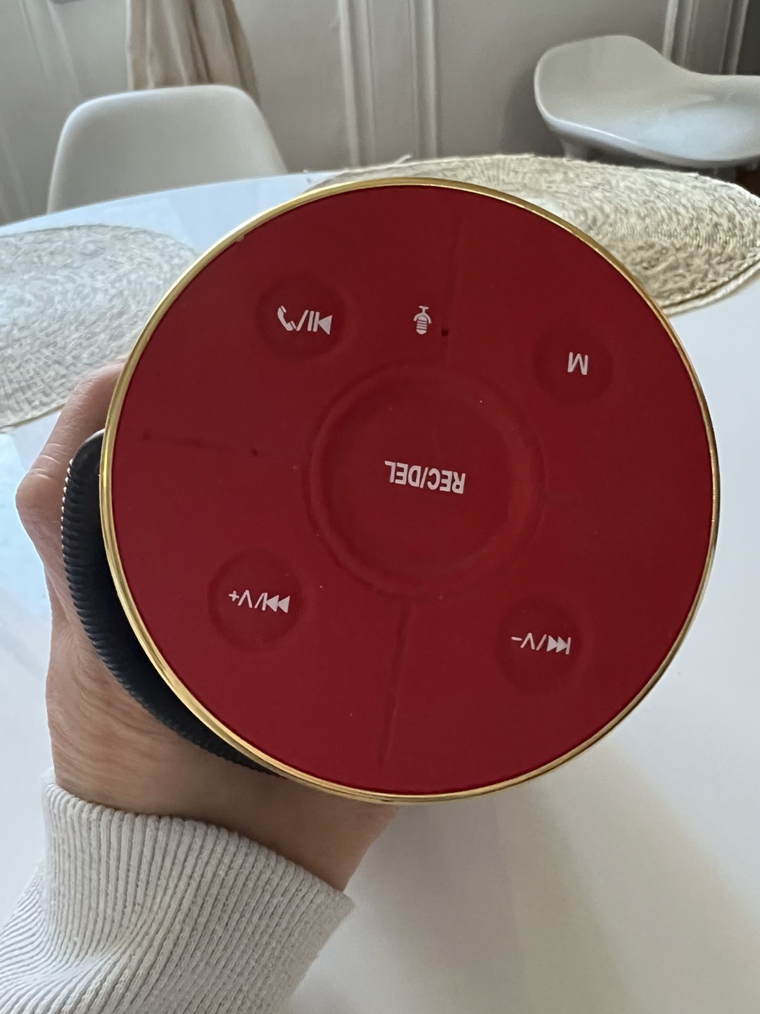 💚 Portable Bluetooth Speaker with Carry Handle - photo 2
