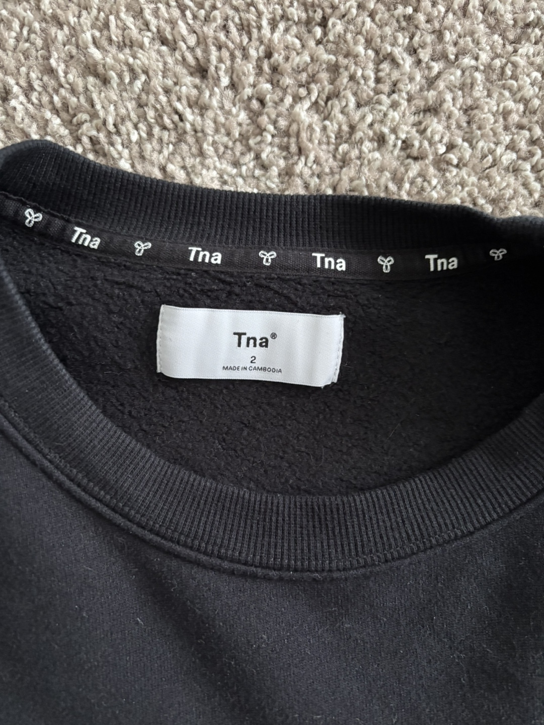 Tna cropped black sweatshirt - photo 2