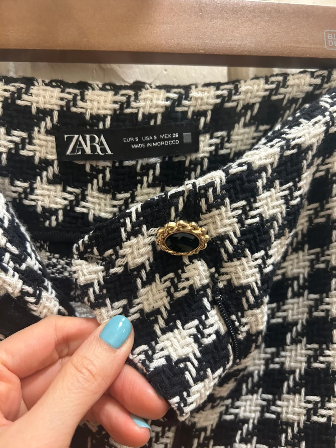 Zara Black and White Houndstooth Shorts image indicator(2)