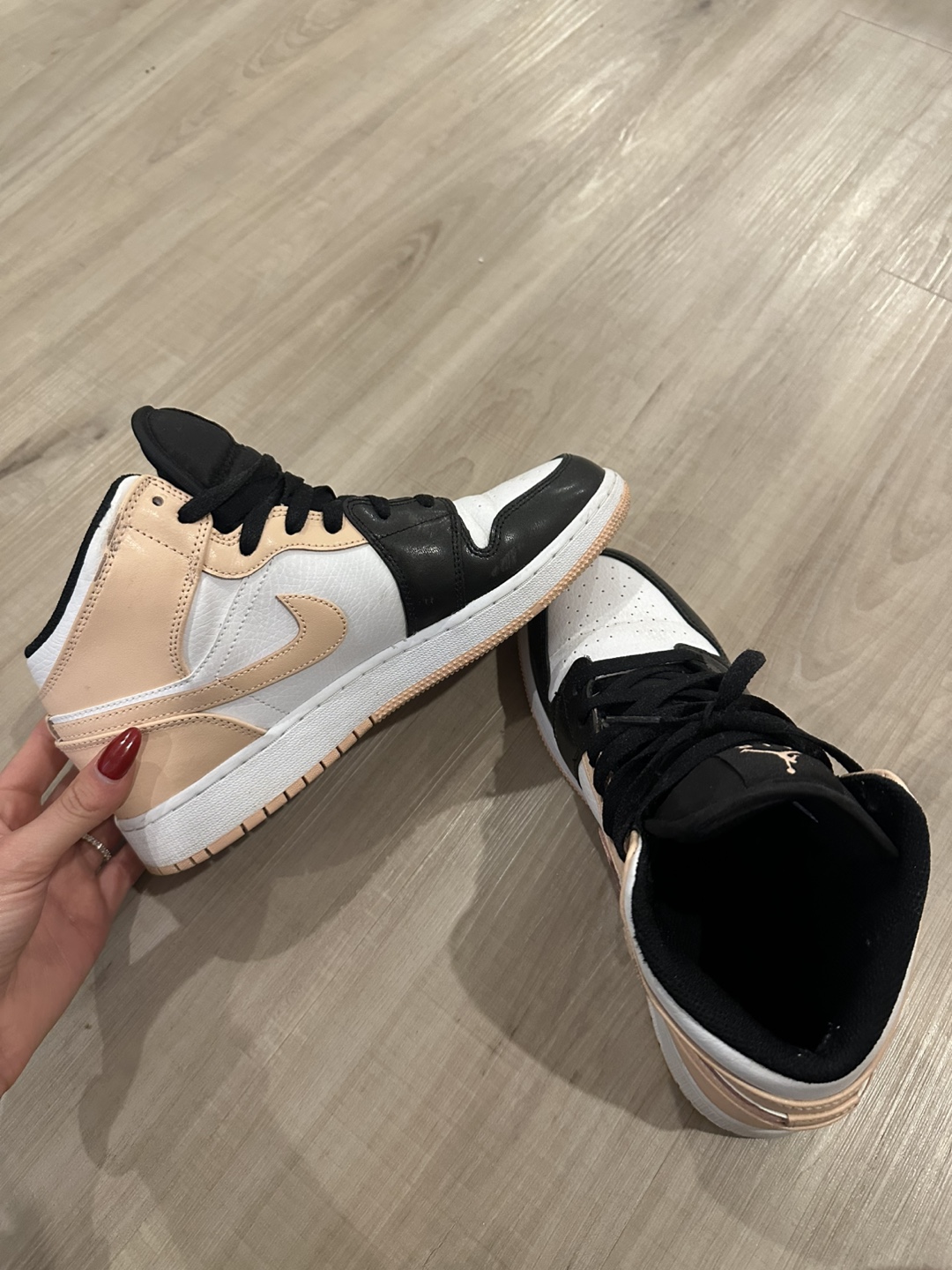 Women's Nike Air Jordan 1 Mid SE Sneakers