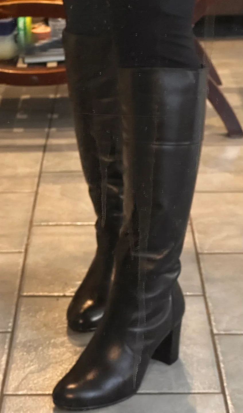 Knee-High Black Leather Boots (Size 8.5) image indicator(4)