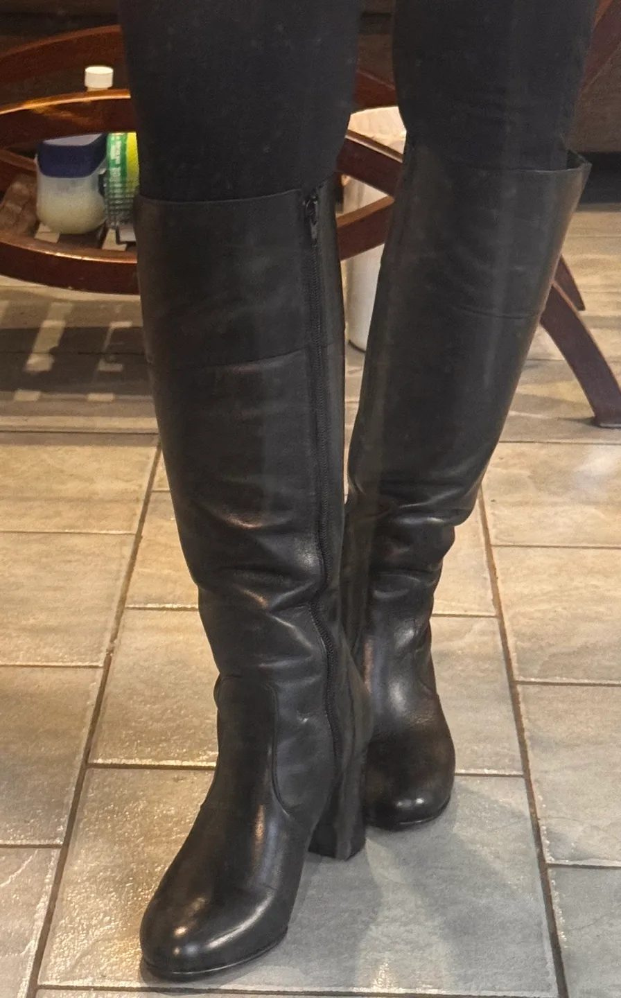 Knee-High Black Leather Boots (Size 8.5) image indicator(2)