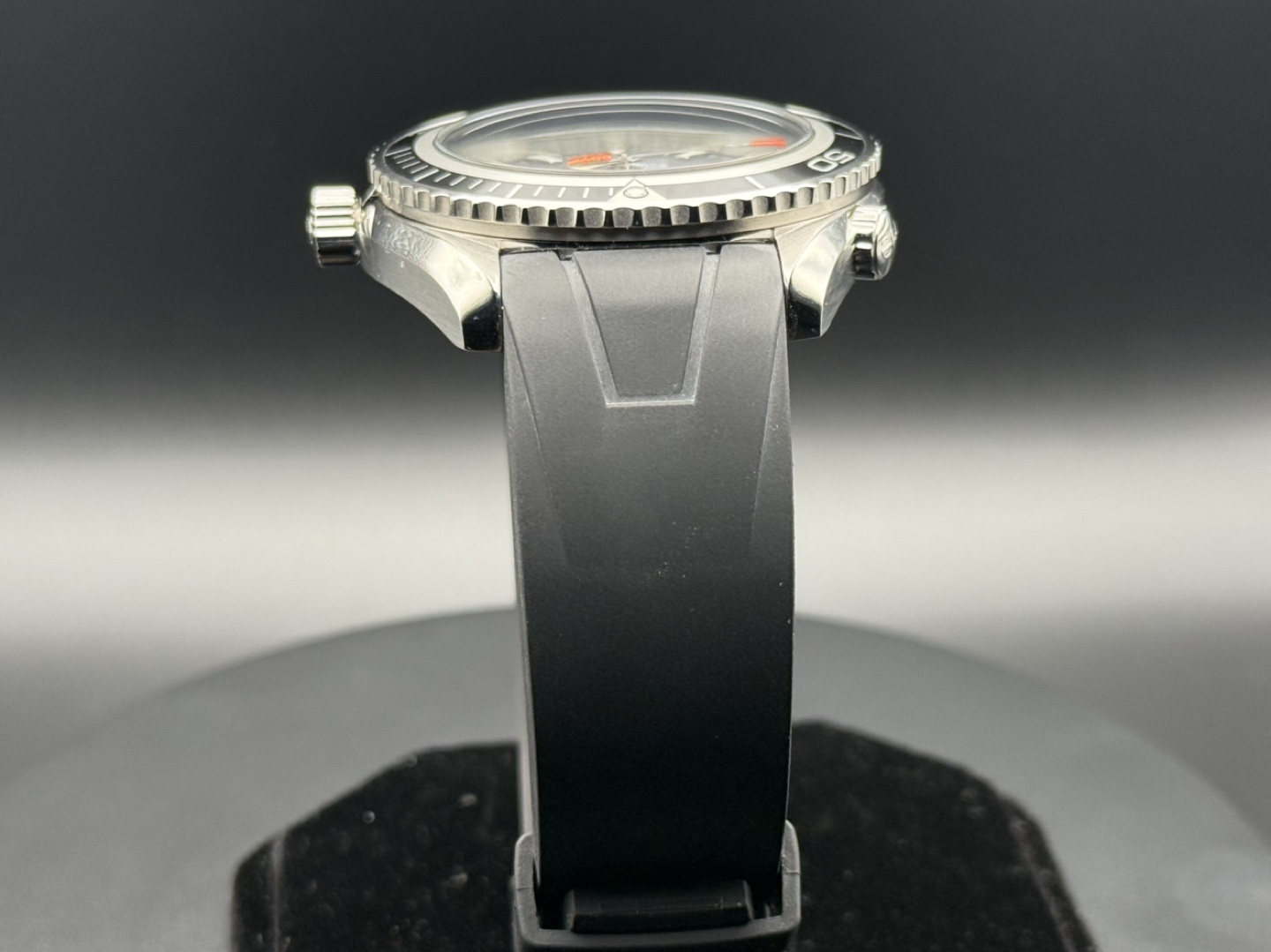 Omega Seamaster Planet Ocean Casino Royale Limited Edition Watch - photo 4