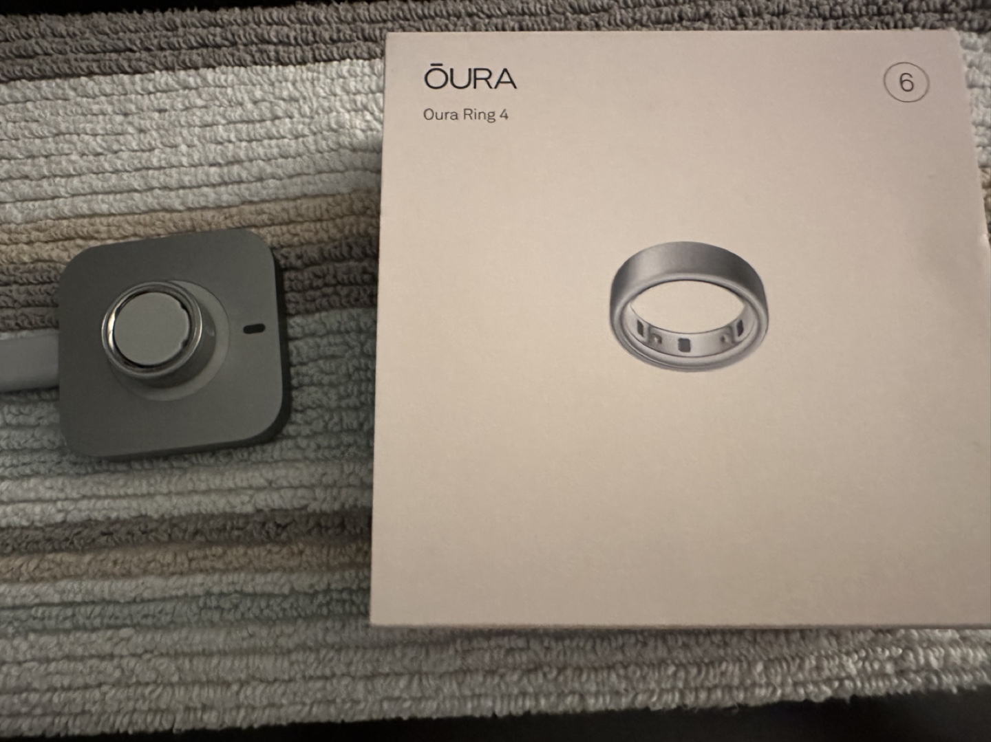 Ōura Ring 4 - Gen 4 Fitness Tracker Ring / Brushed silver