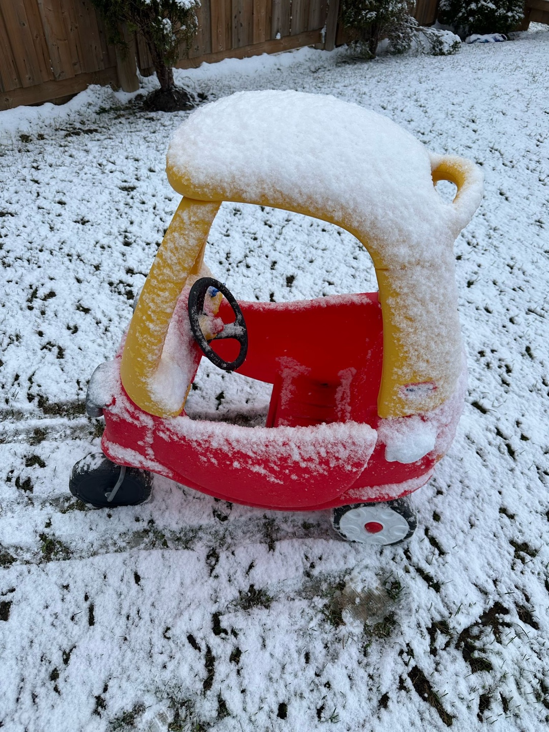Little Tikes Cozy Coupe Ride-On Car - photo 2