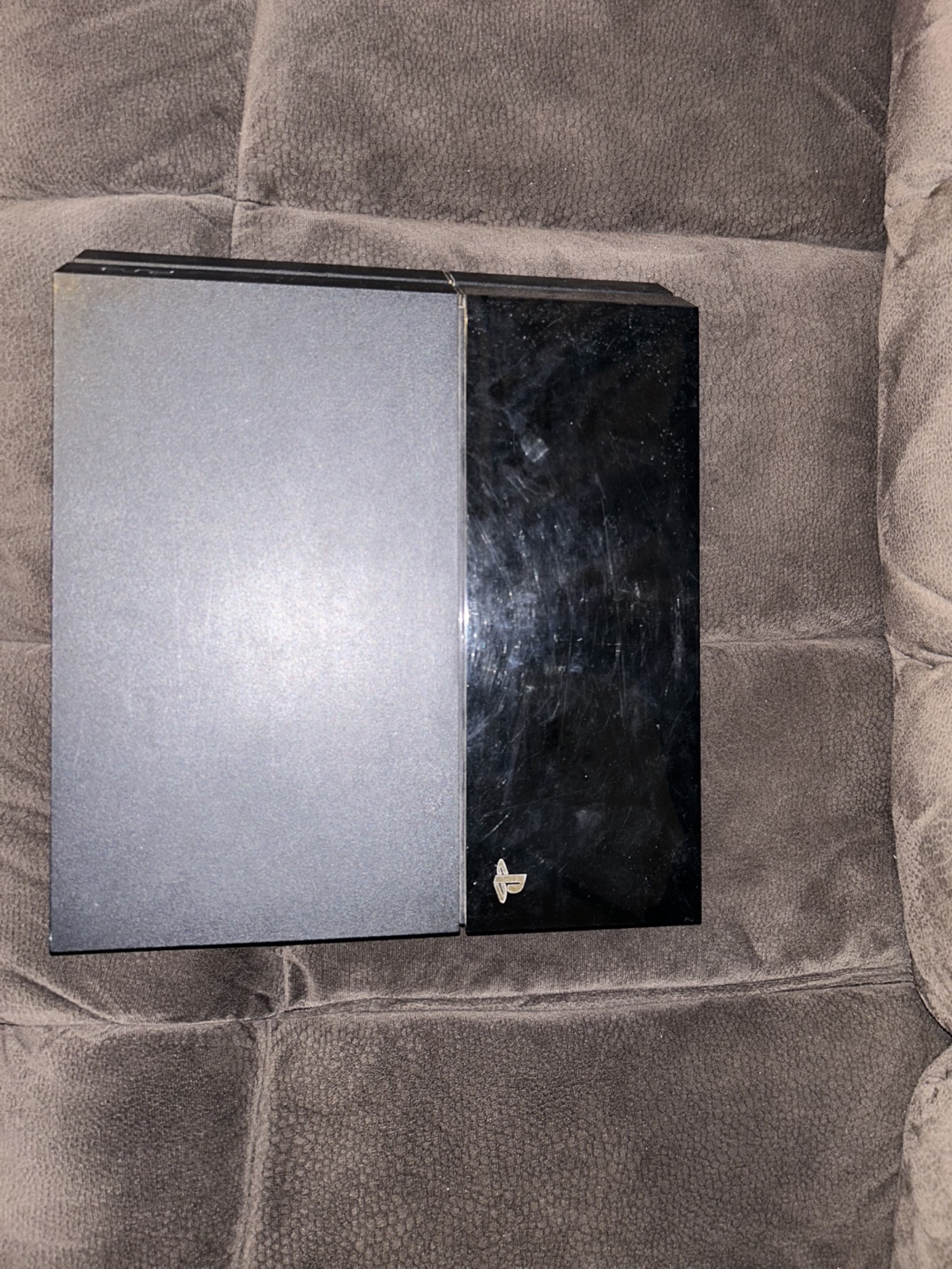 PS4 500GB - FOR PARTS OR REPAIR
