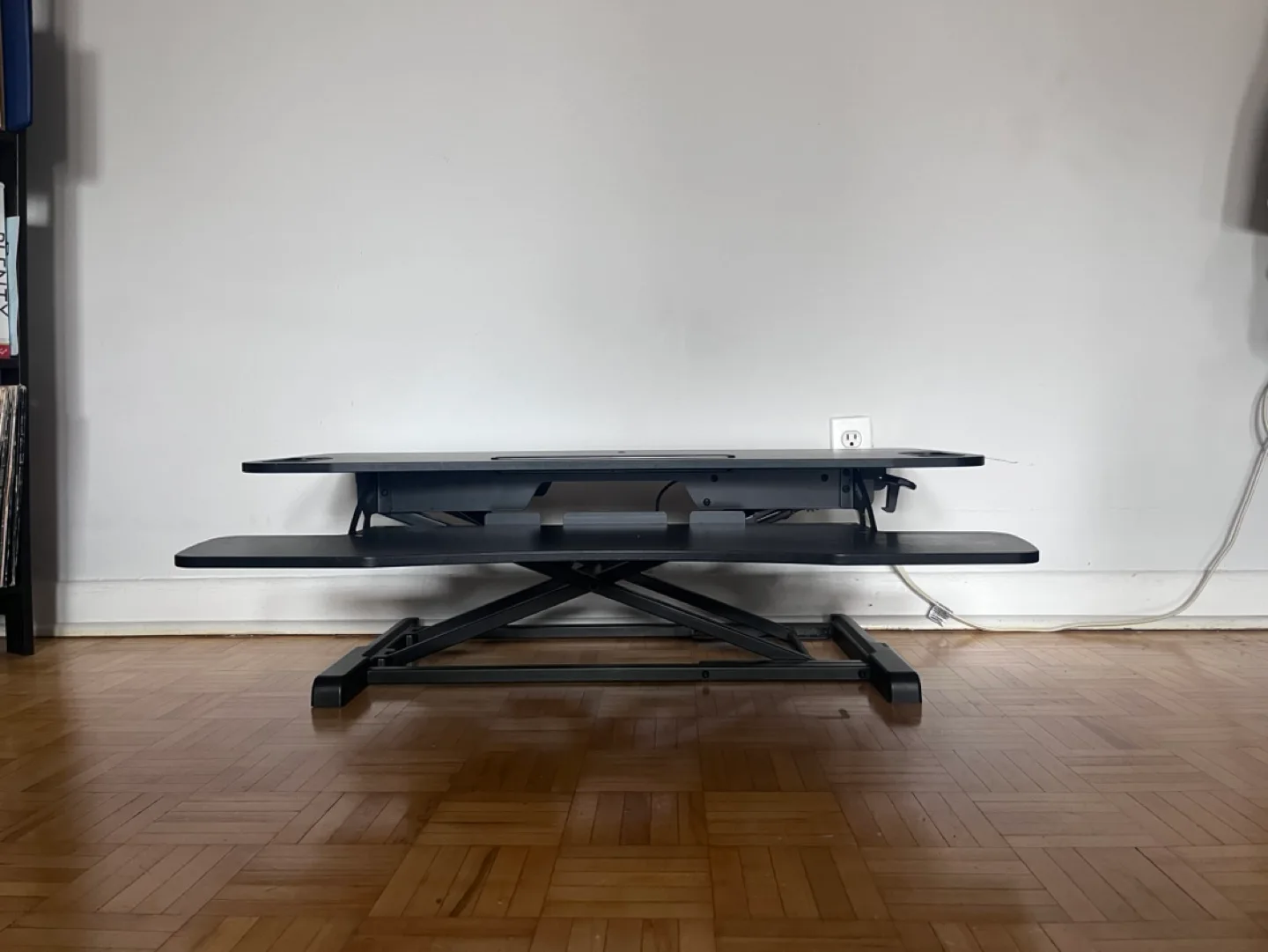 💚 Black Stand-Up Desk Converter image indicator(5)