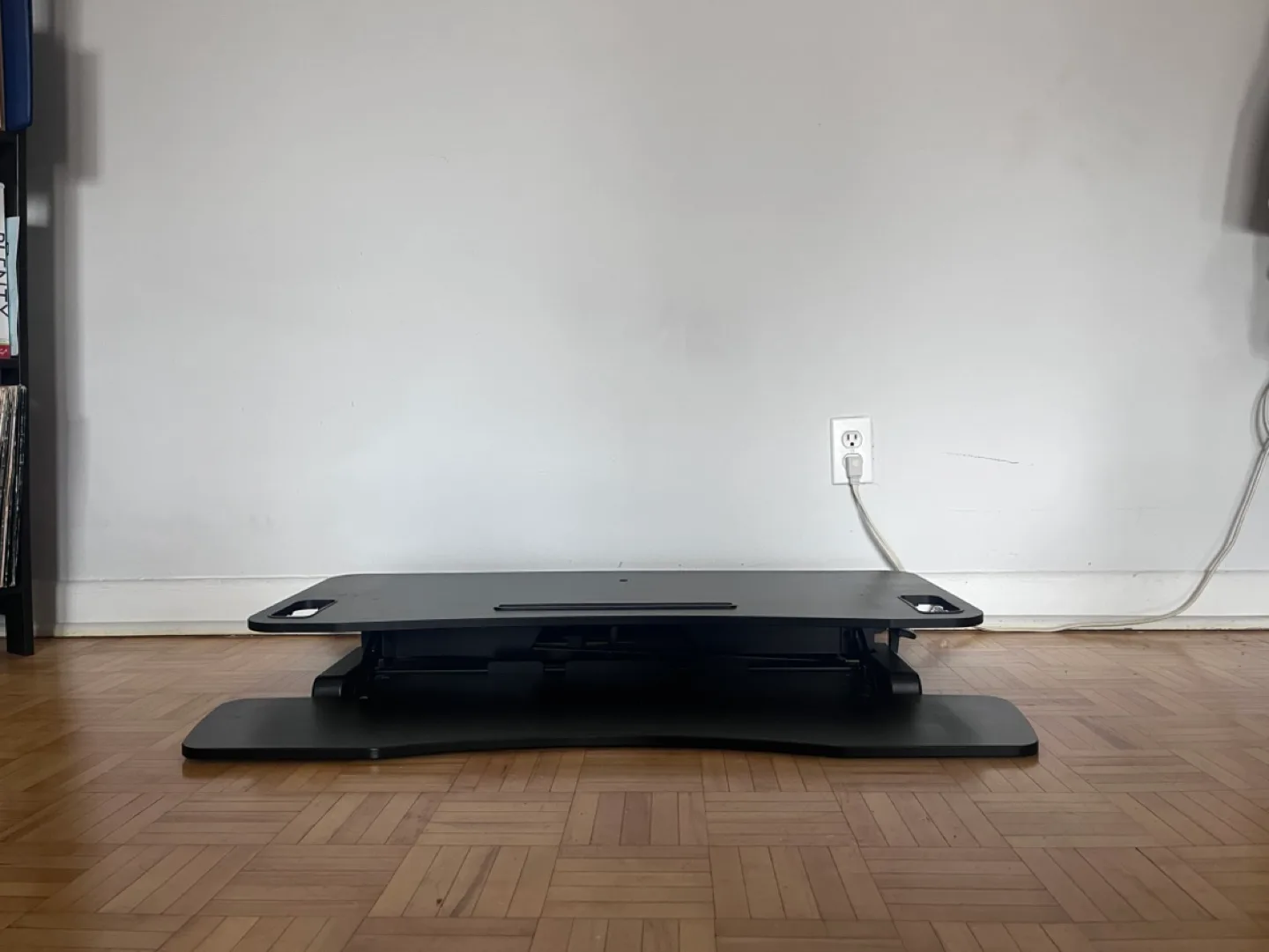 💚 Black Stand-Up Desk Converter image indicator(3)