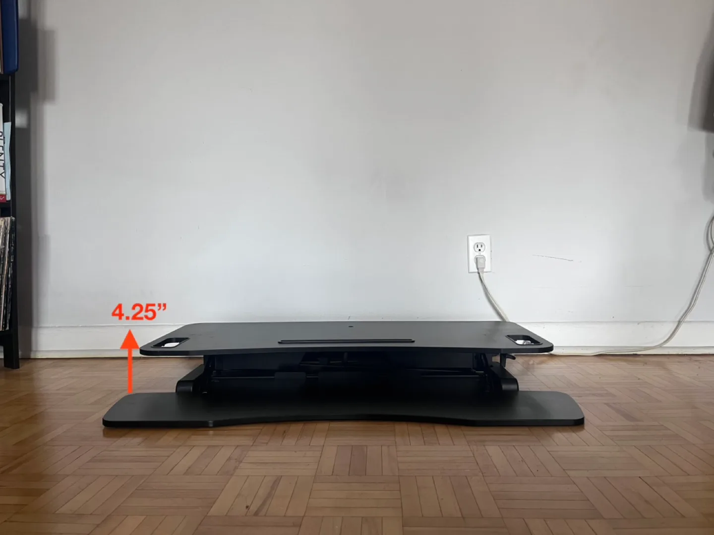 💚 Black Stand-Up Desk Converter image indicator(4)