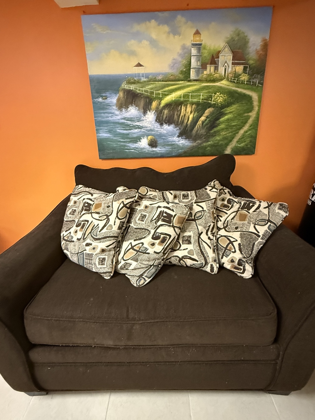 💚 Brown Fabric Armchair with Four Pillows🥕 - photo 2