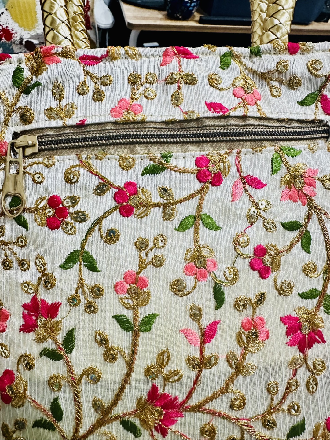 Elegant handcrafted  Embroidered Floral 💚 party Handbag - photo 5
