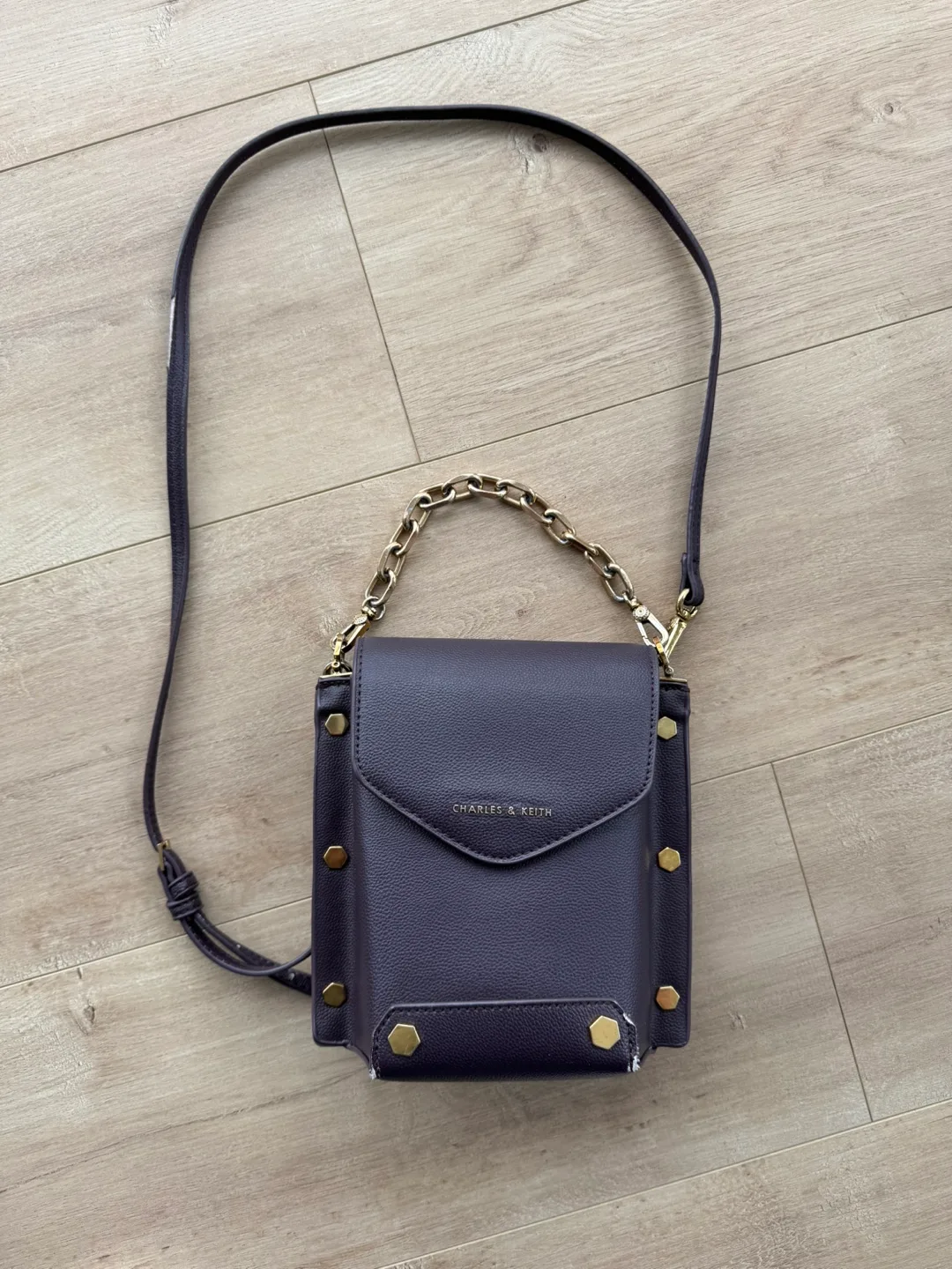 Full outfit for $30 (blazer + 2 pairs of pants + bag) image indicator(5)