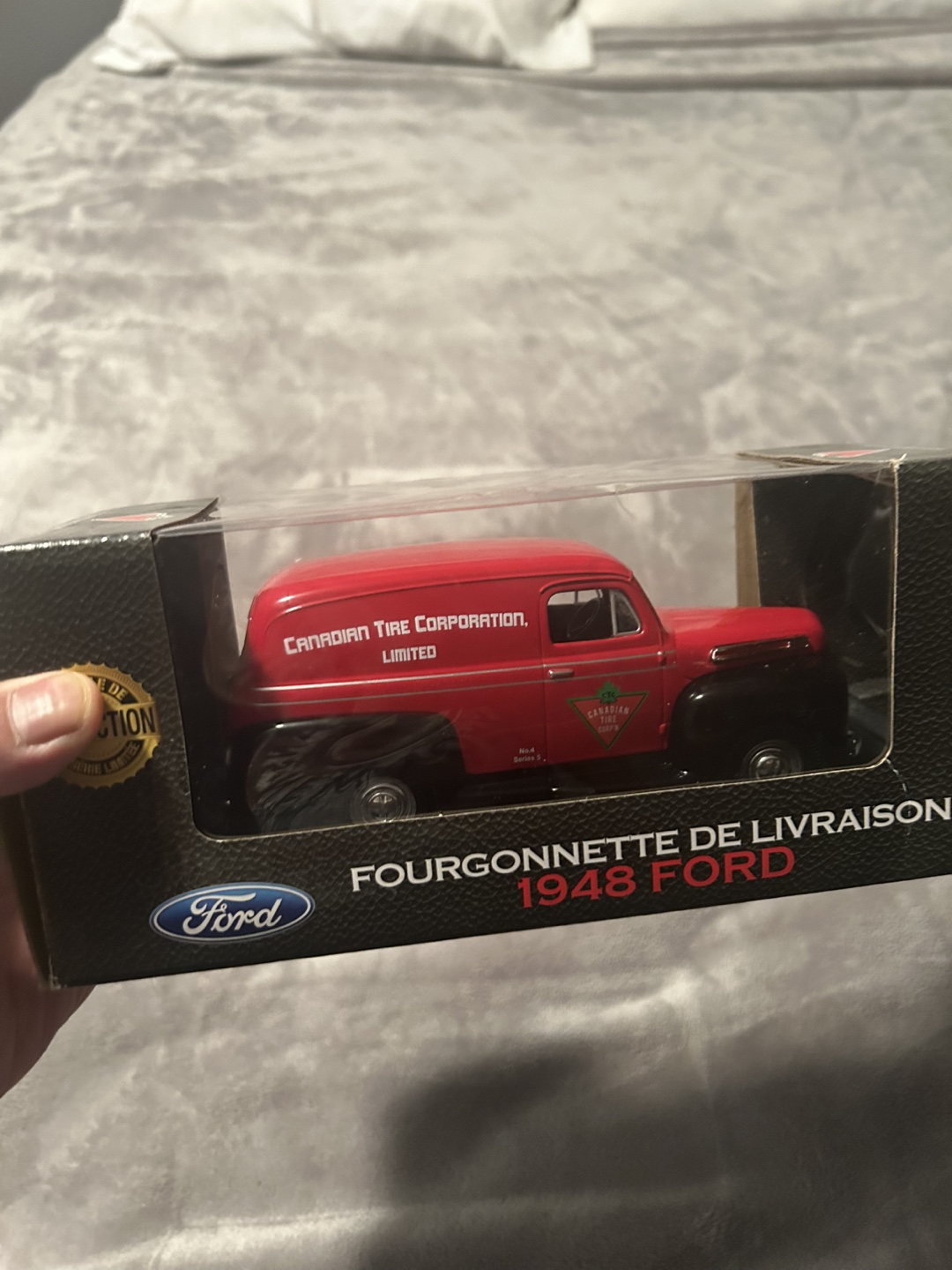 1948 Ford Delivery Van diecast model car - Canadian Tire Edition - photo 4