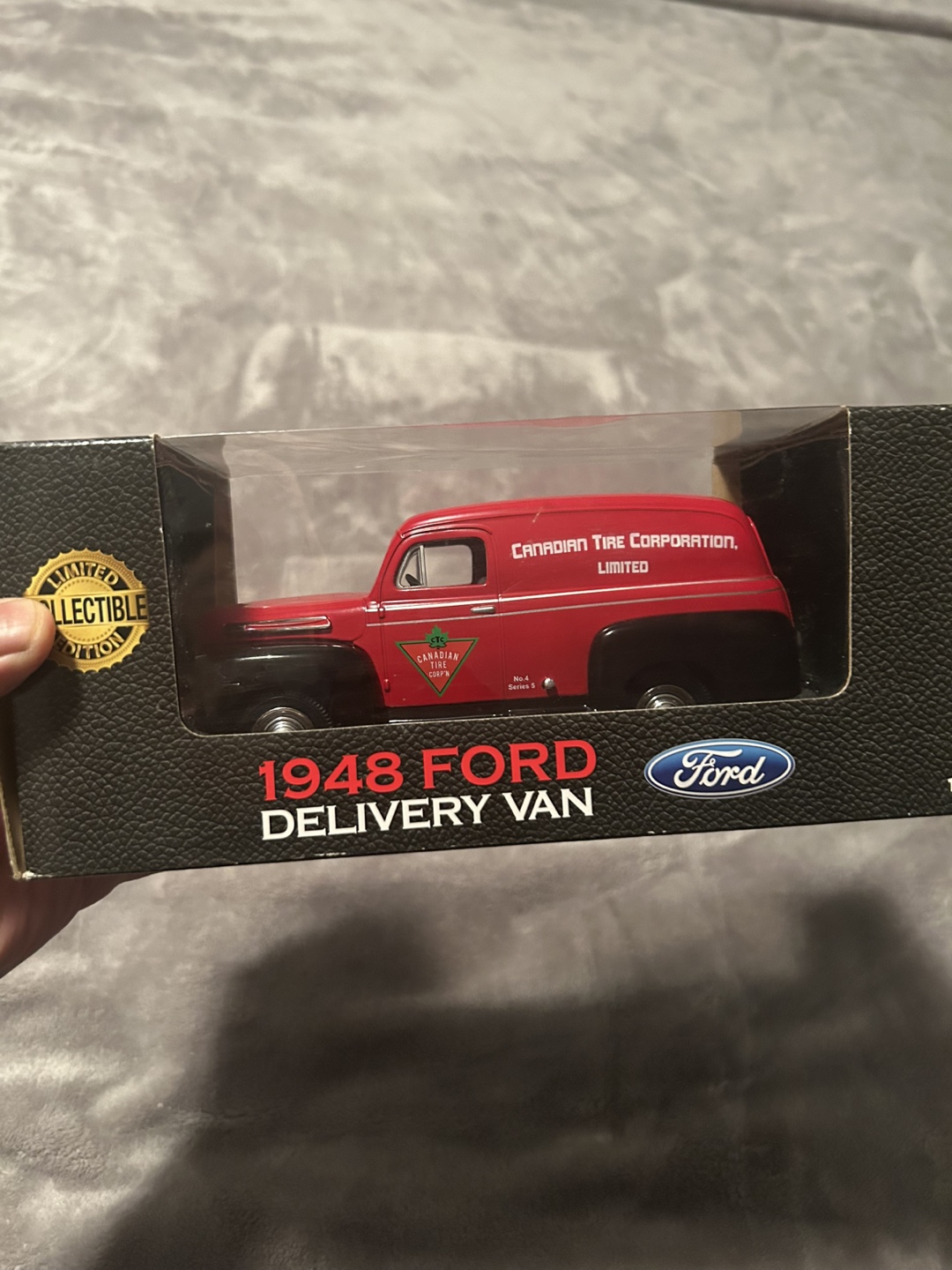 1948 Ford Delivery Van diecast model car - Canadian Tire Edition - photo 3
