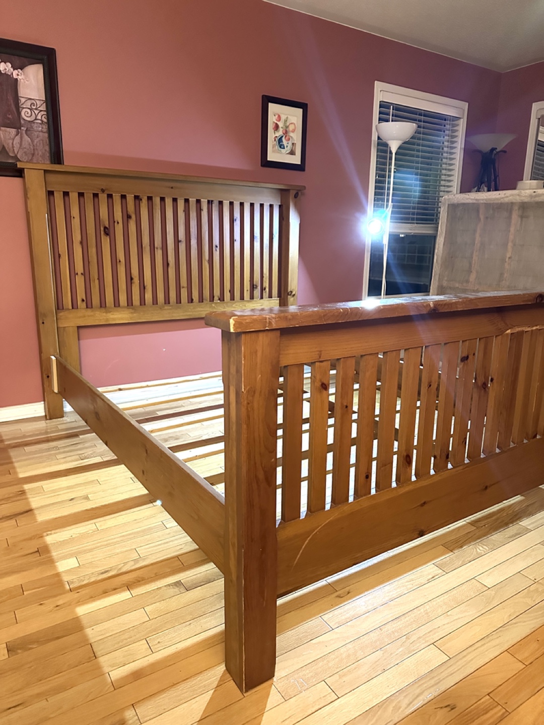 Beautiful Queen Size Solid Wood Bed Frame (CAN DELIVER) - photo 3