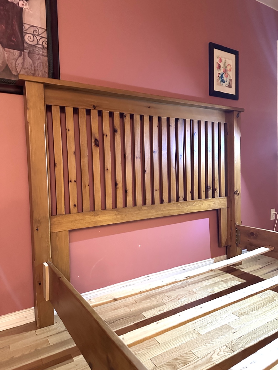Beautiful Queen Size Solid Wood Bed Frame (CAN DELIVER) - photo 4