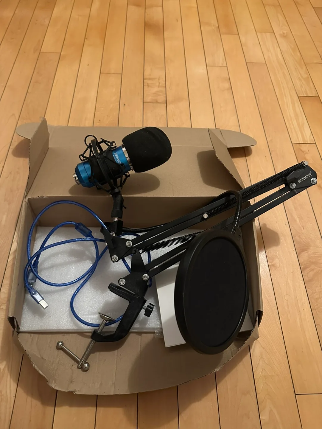 Neewer Condenser Microphone Kit - NW-7000 💚 thumbnail