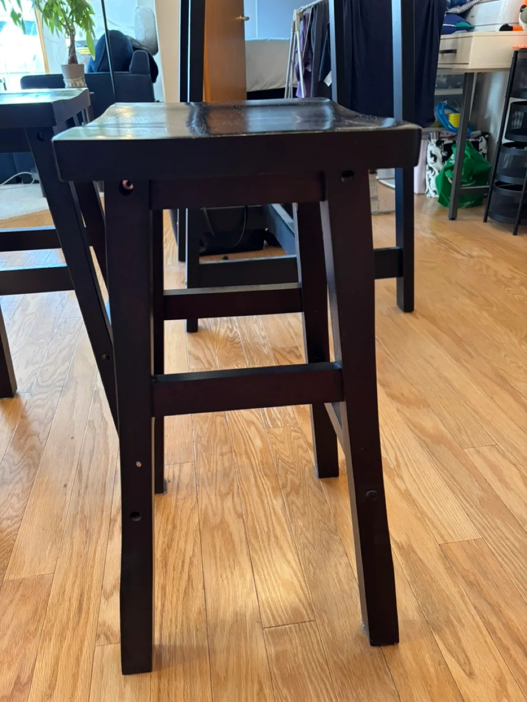 Set of 4 wooden bar stools image indicator(3)